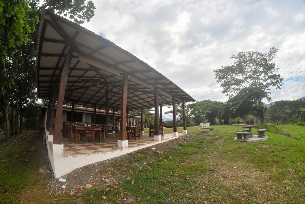 Tarcoles Birding Lodge
