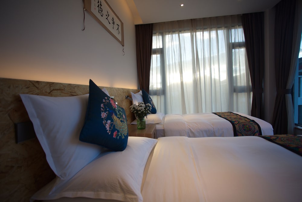 Lijiang Stay Long Guest House view 2