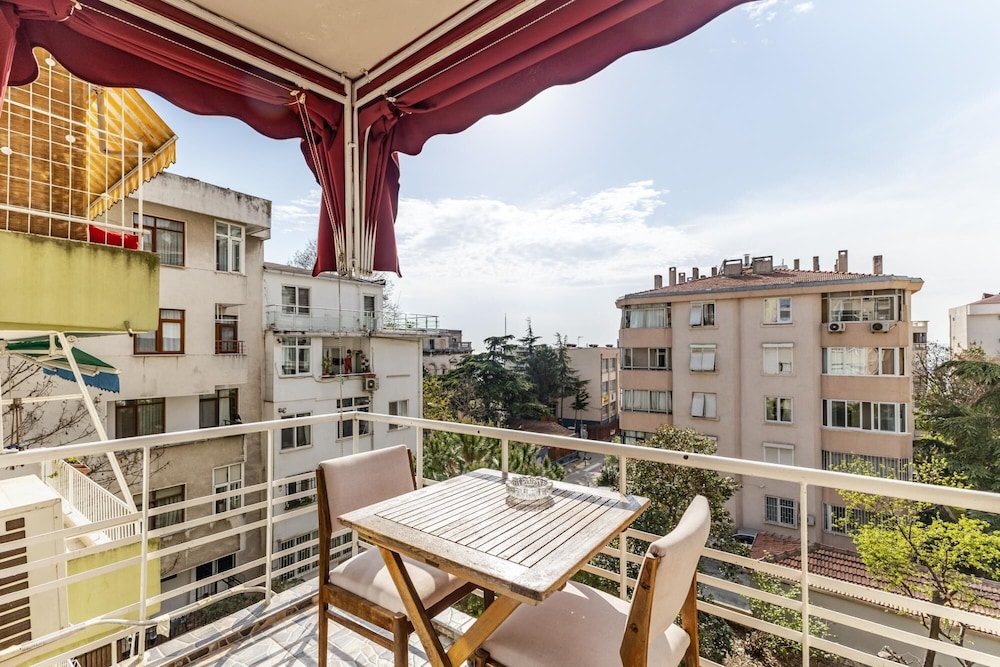 Exquisite Flat Near Moda Coast in Kadikoy