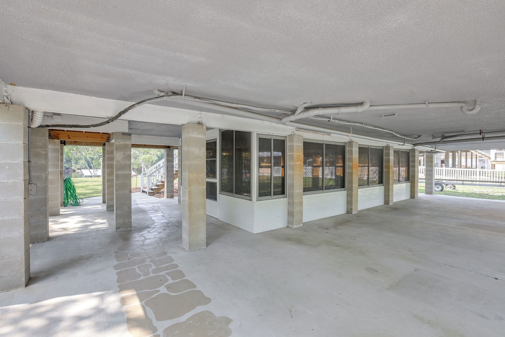Suwannee River Retreat: Dock & Screened Porch!