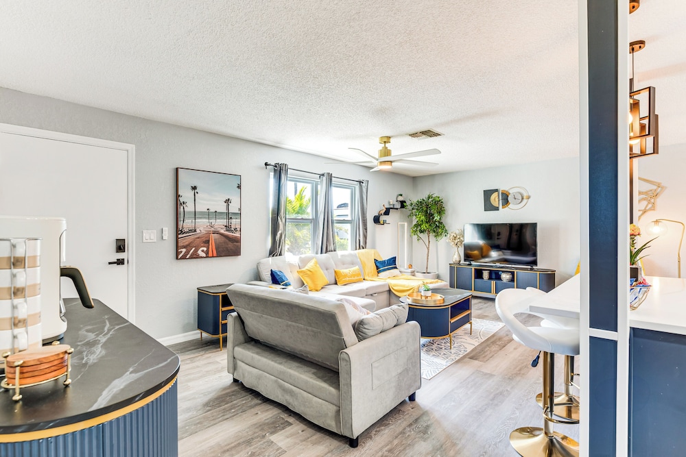 2 Mi to Beach: Canal-front Home in Hernando Beach