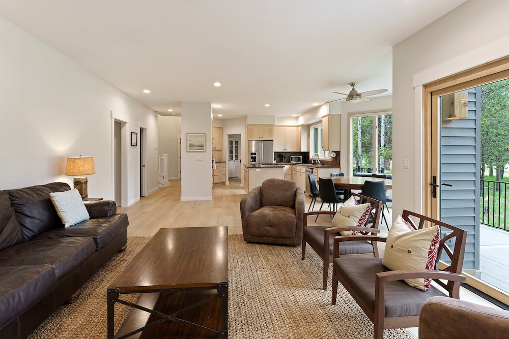 12 Siskin 5 Bedroom Home