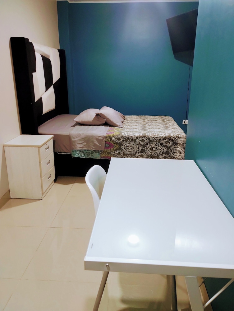 Hostal TOSCANO SUITES