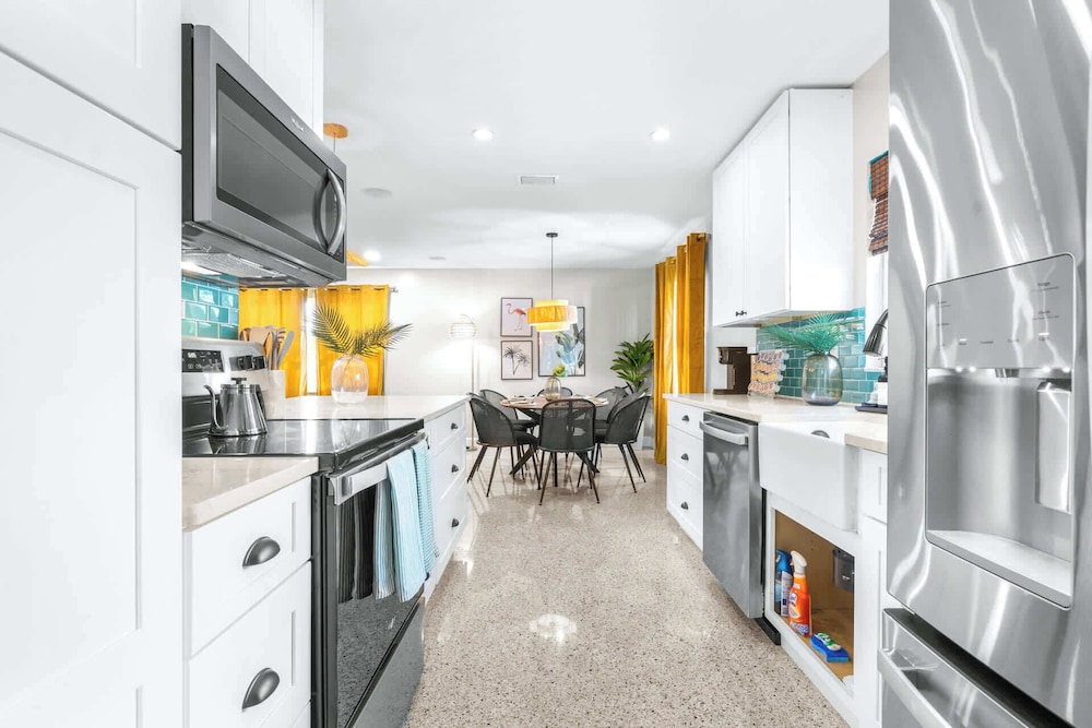 Bay Crest House Stay for 10!