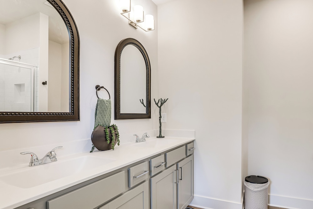Townhome 1 Mi to Grant Park & Atlanta Beltline!
