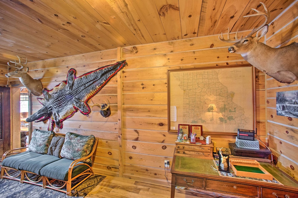 The Lodge in Powersville w/ Game Room & Fire Pit