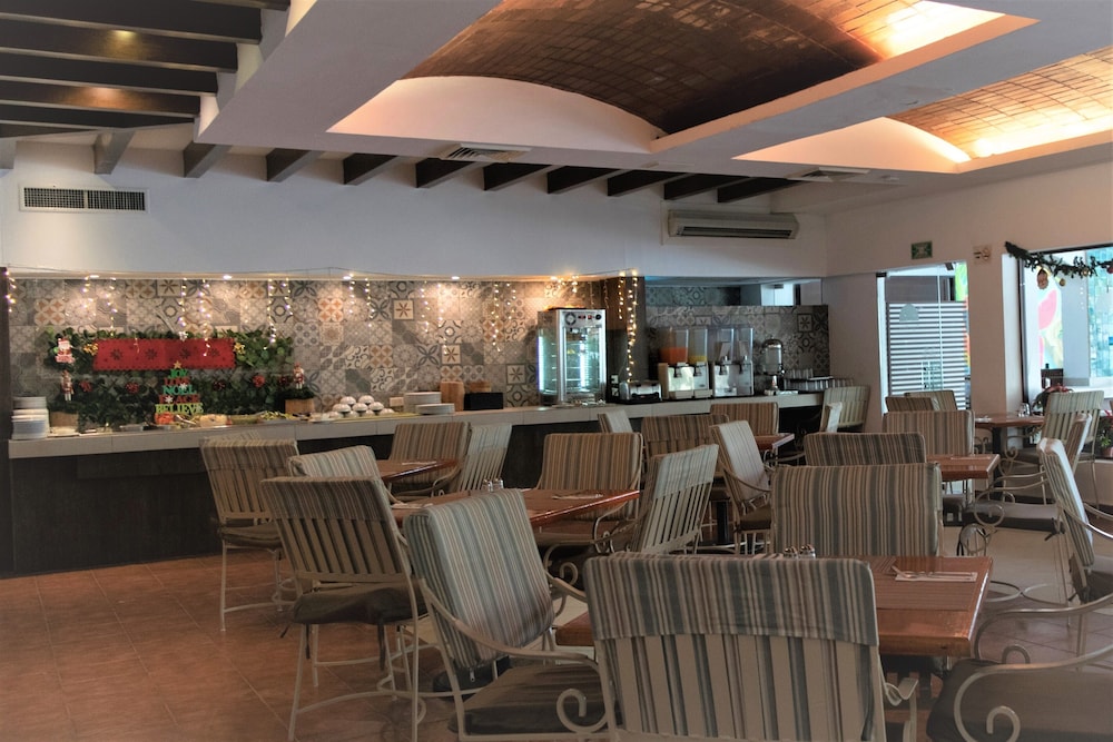 Oceanfront Condo at Voted Best Cancun Sandy Beach