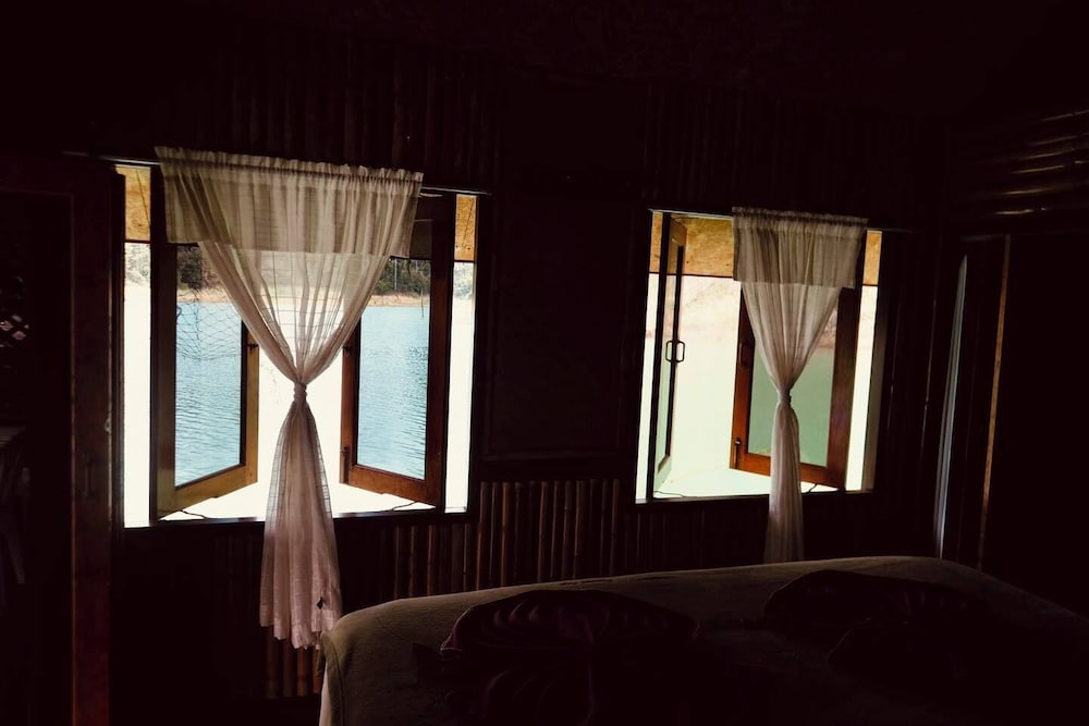 PraiwanRaftHouse