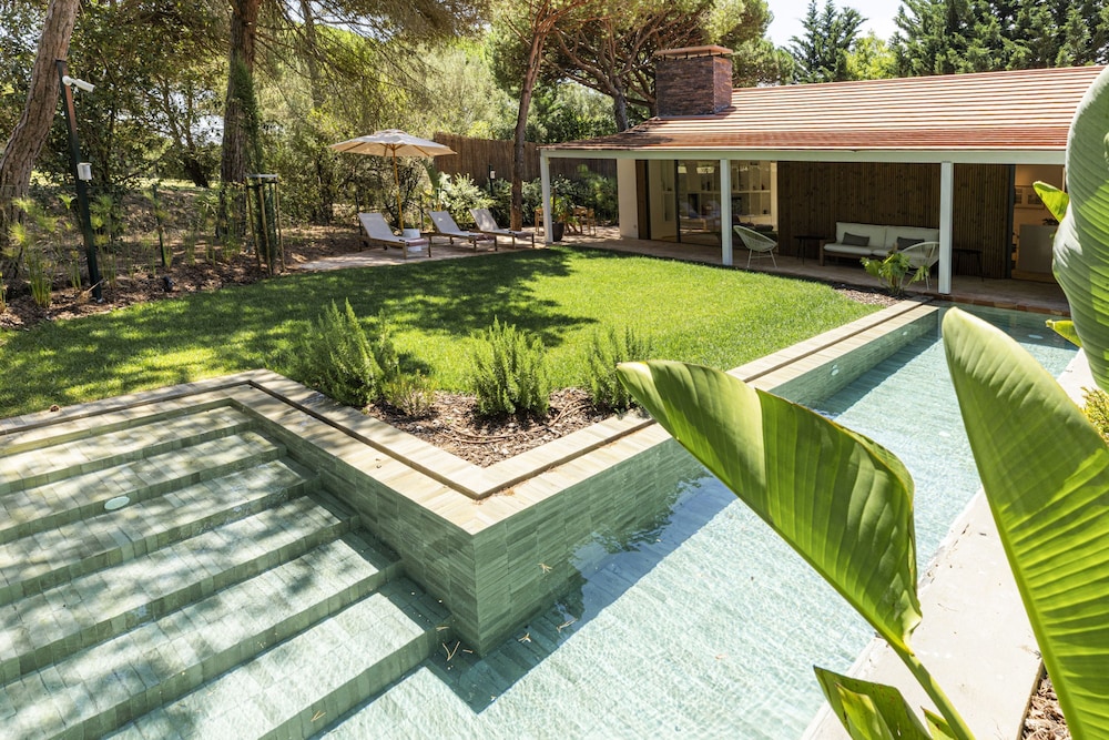 Havenwood Villa by Cadenzalux