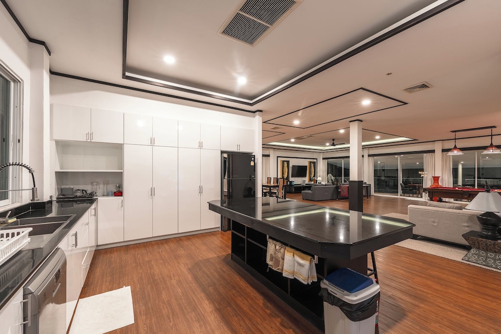 Pool Villa Game Room & Kamala Views V175