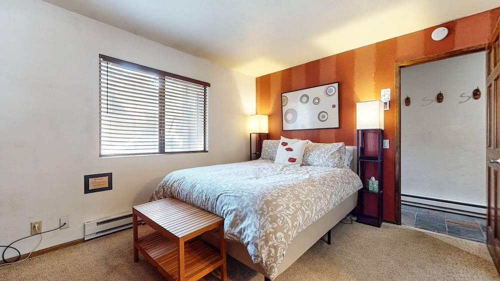 Mammoth Sierra Townhomes #25 3 Bedroom Condo