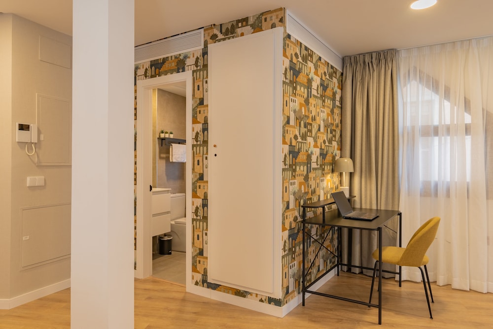 Feelathome Atarazanas Apartments 33