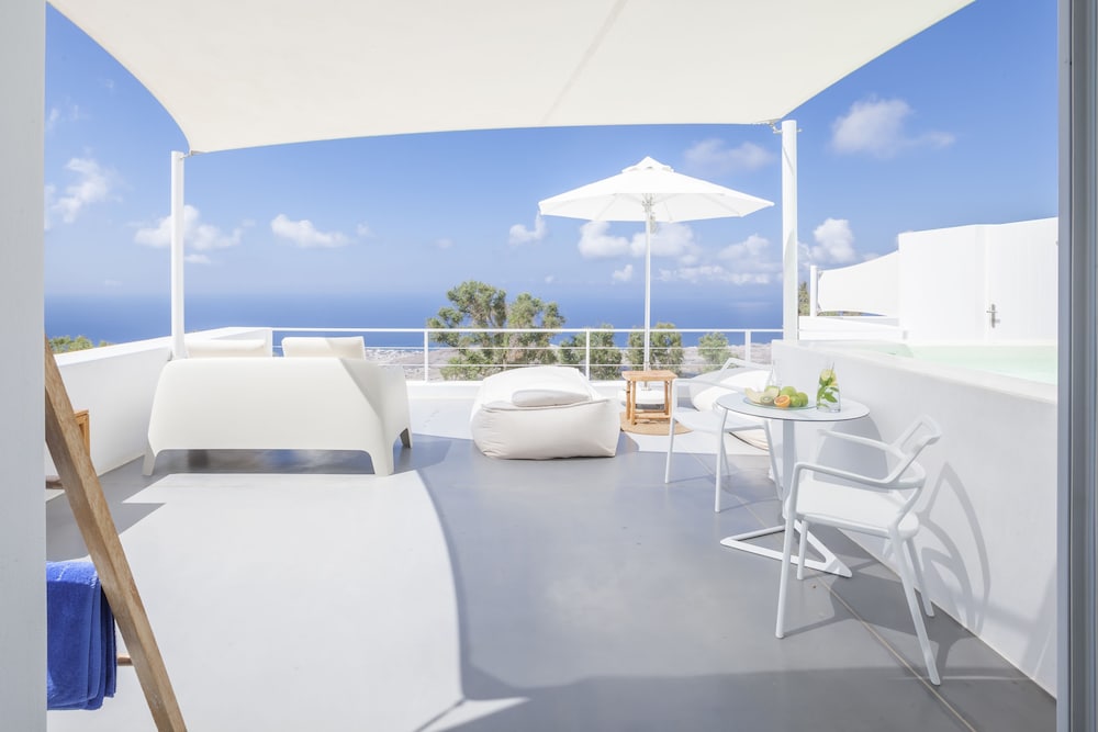 Santorini Heights