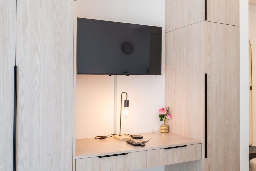 Outstanding Studio in Empire Residence JVC