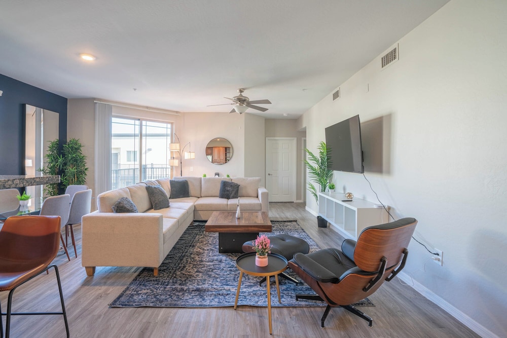 ROVE LIVING/KL - The Fredrick Tempe
