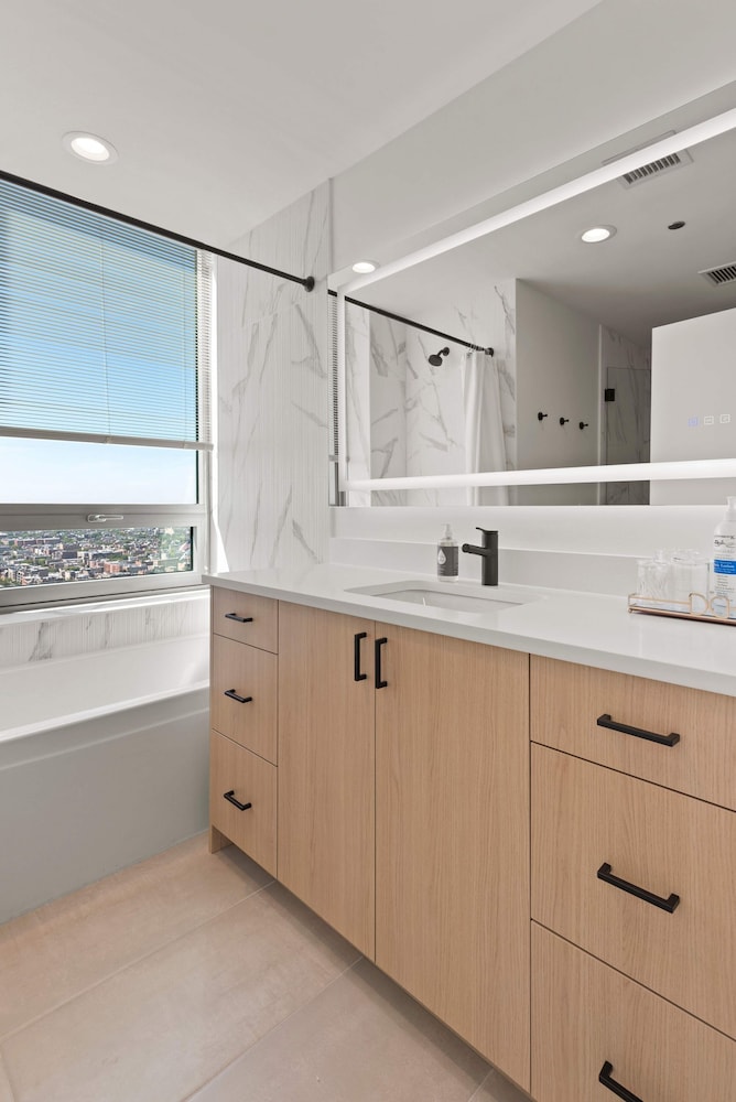 West Loop PH Fireplace Deck Incredible Views