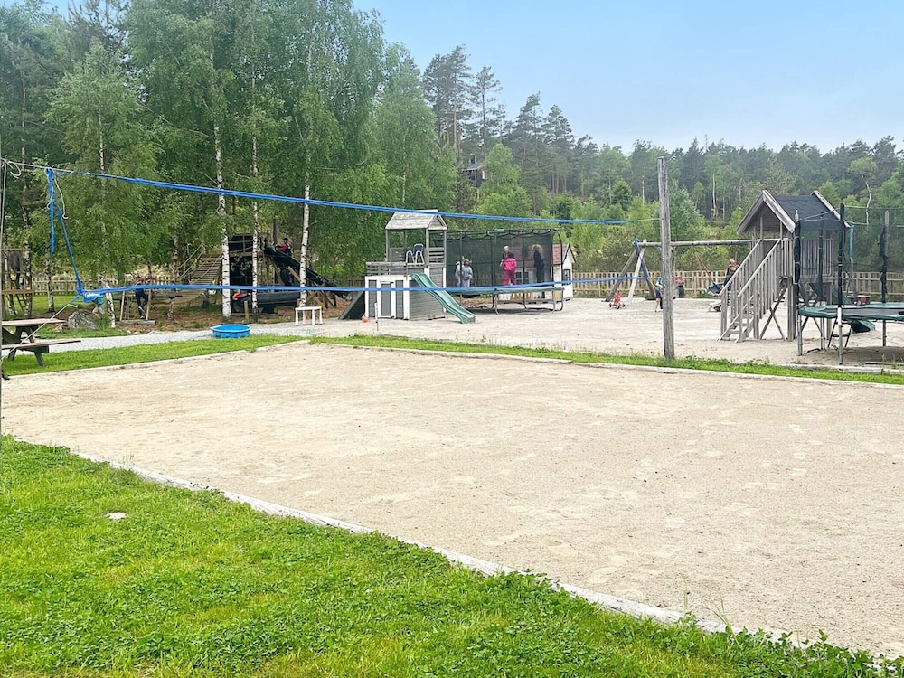 Photo 12