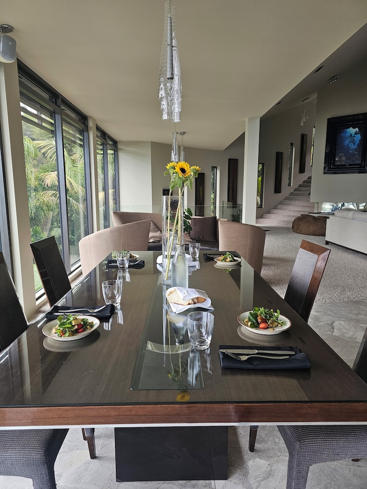 Exclusive Suite - Ocean Views & Beach