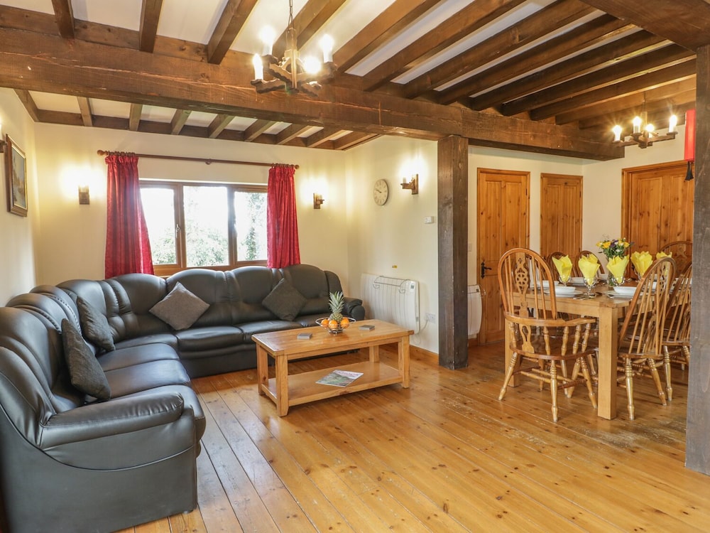 Ash Lodge