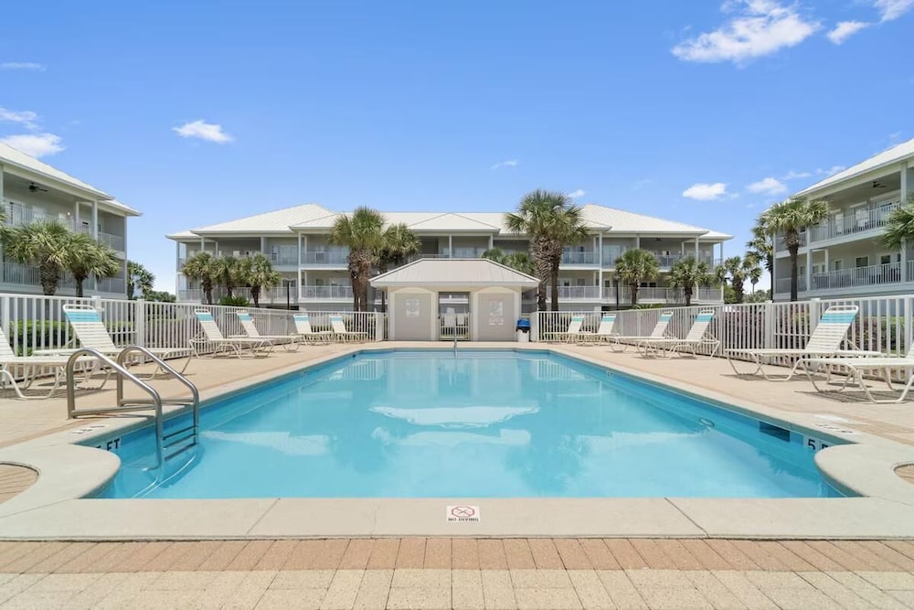 Pavilion Palms 205b
