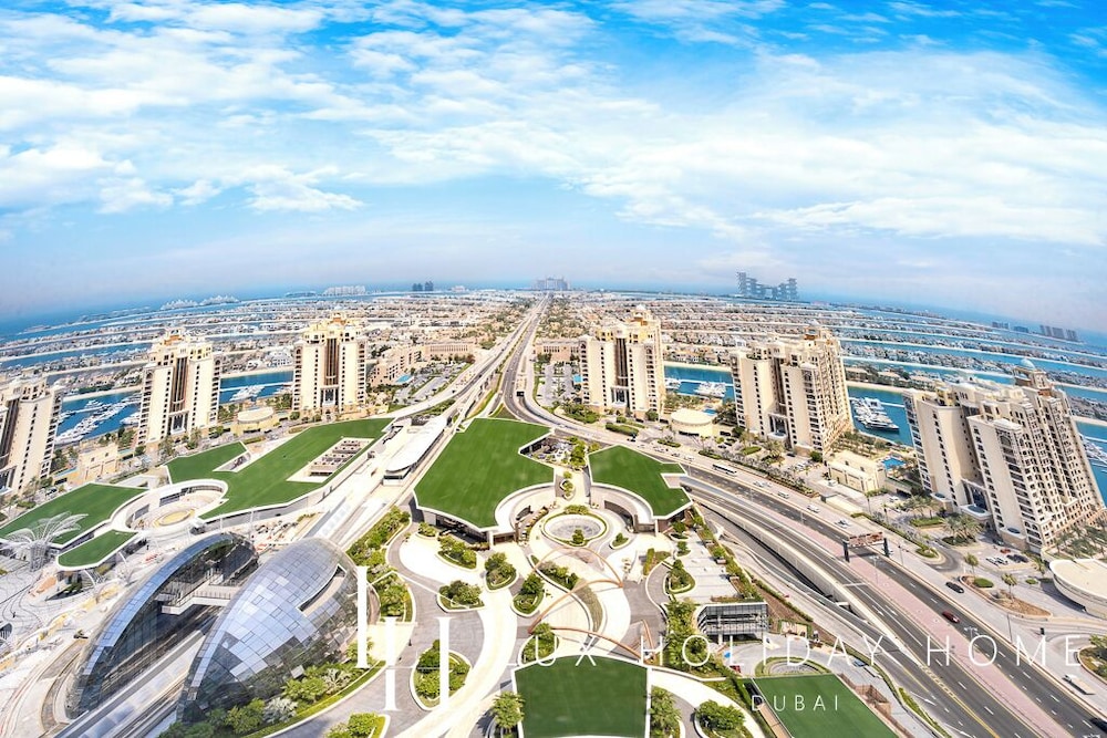 LUX Iconic Views at The Palm Tower 5