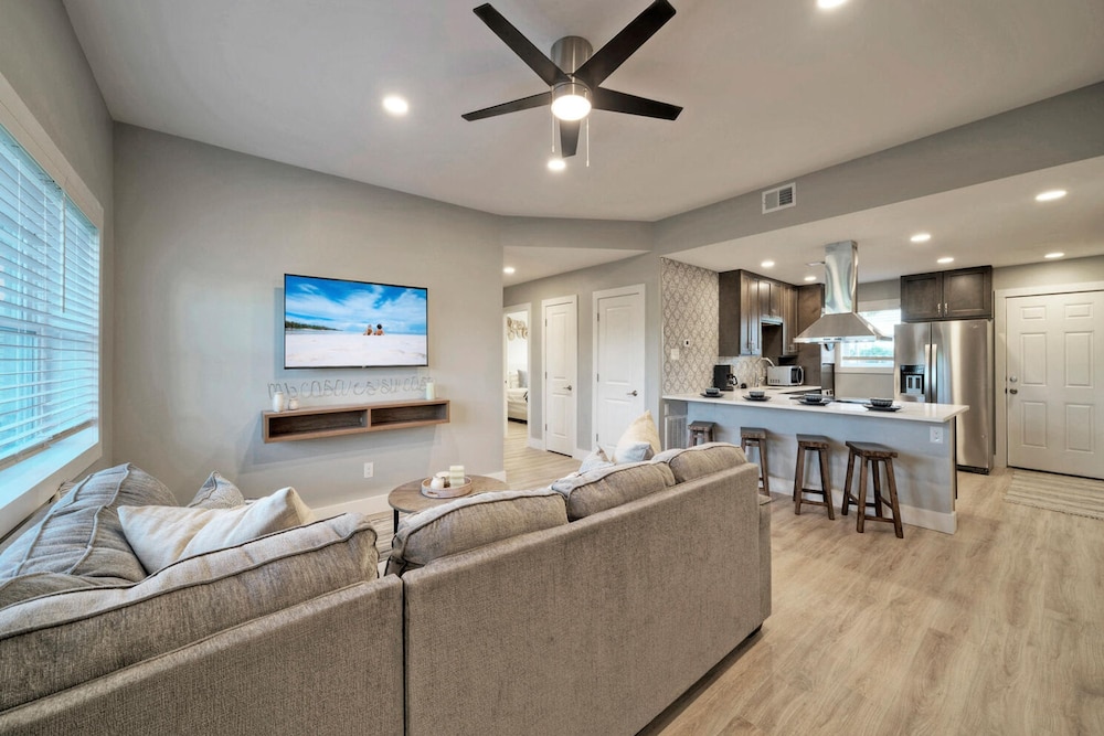 La Concha by Avantstay Modern Condo by Boardwalk