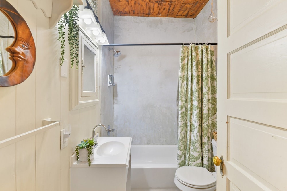 The Grand on Ave O by Ryson Vacation Rentals