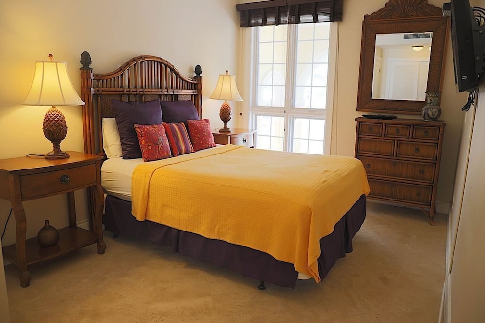 Villa Renaissance Grace Bay view 2