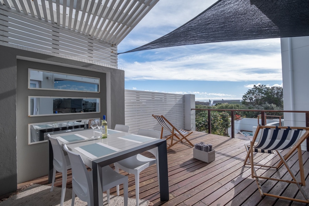 Greenways Beach House