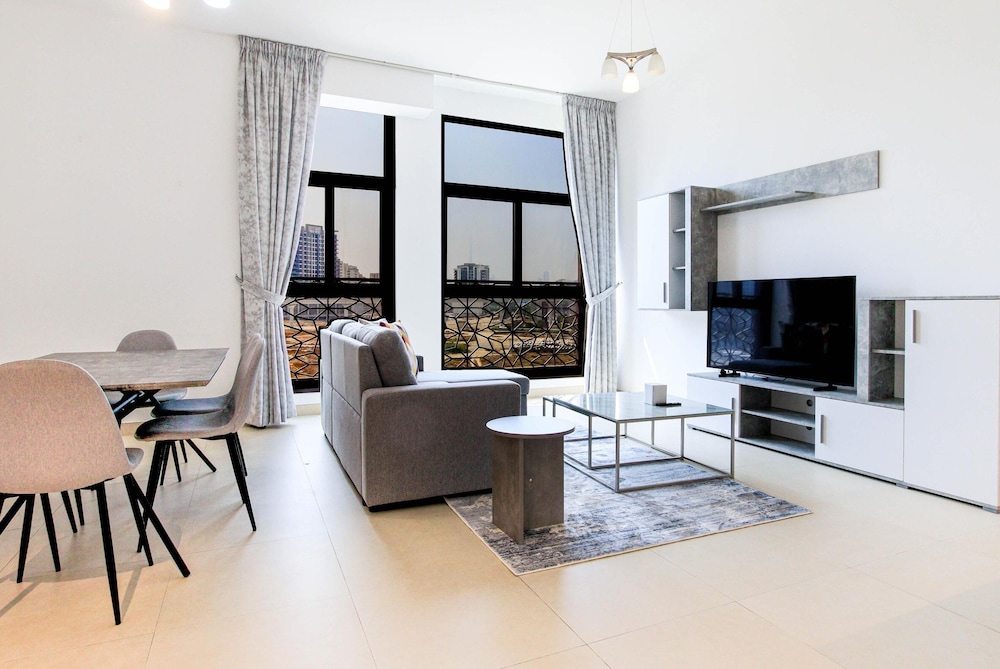 Chic 1BR Iris Amber Al Jaddaf