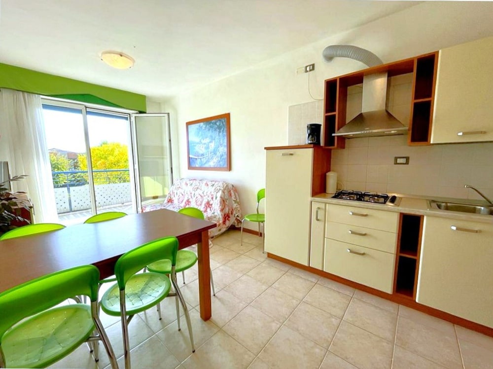 Relaxing Coastal Stay in Lido Altanea