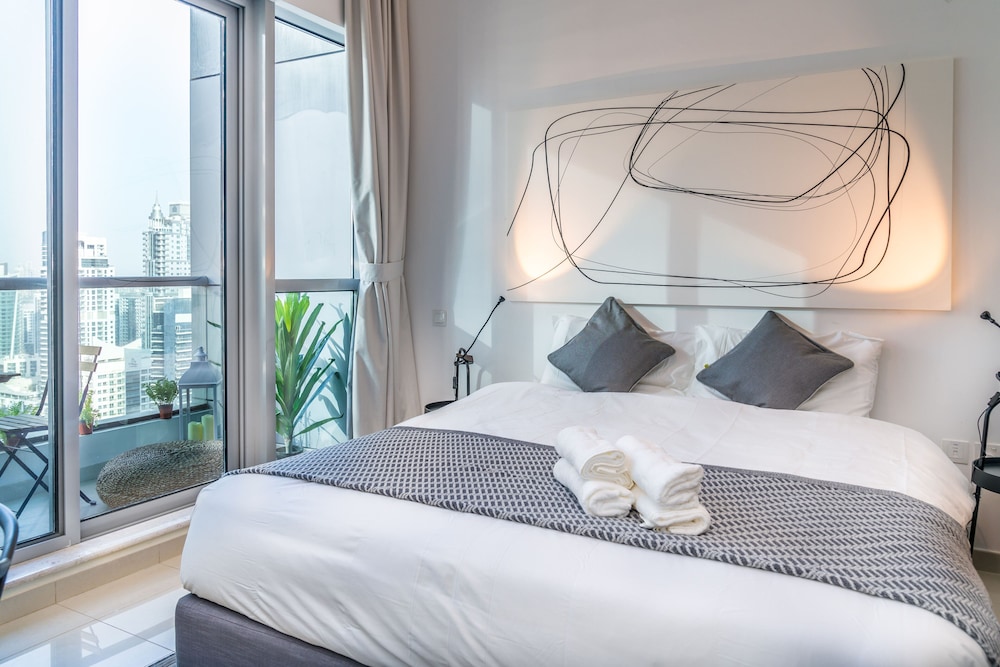 Dream Inn Dubai Bay Central
