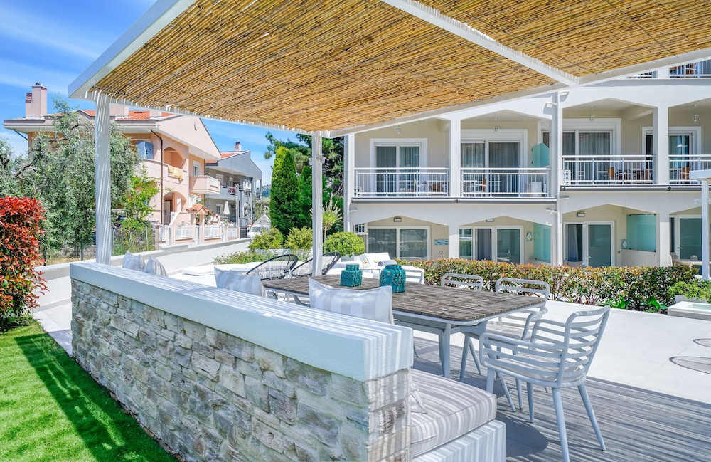 Aelia Villa