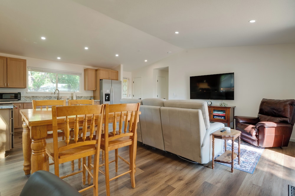 Quiet Home w/ Yard: 2 Mi to Mall & Sparks Marina!