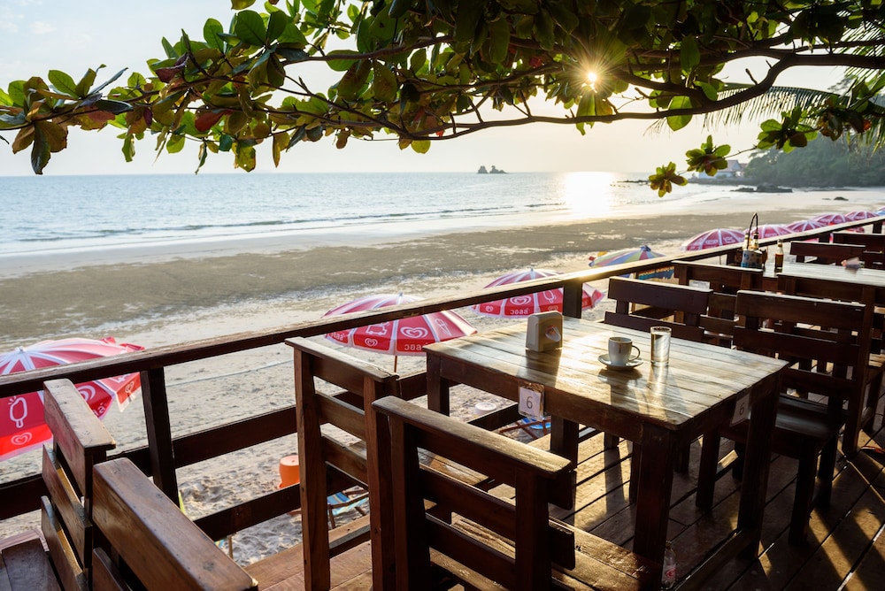 Baansuan Aokhai Beach Resort