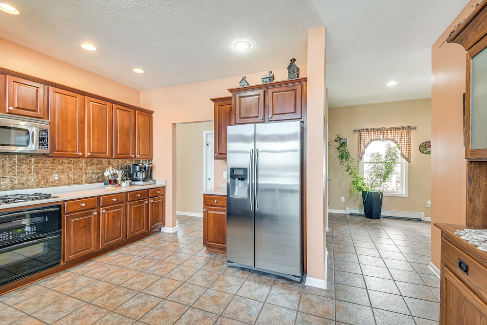 The Gathering Place: Rushville Home w/ Hot Tub