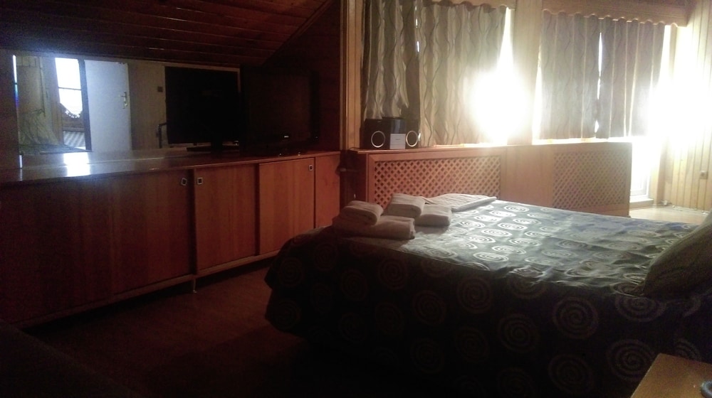 Adapalas Hotel