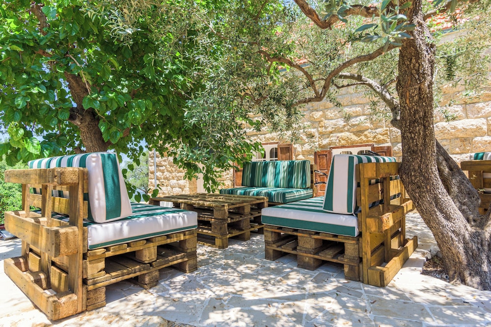 LAuberge de Douma Full House in Batroun