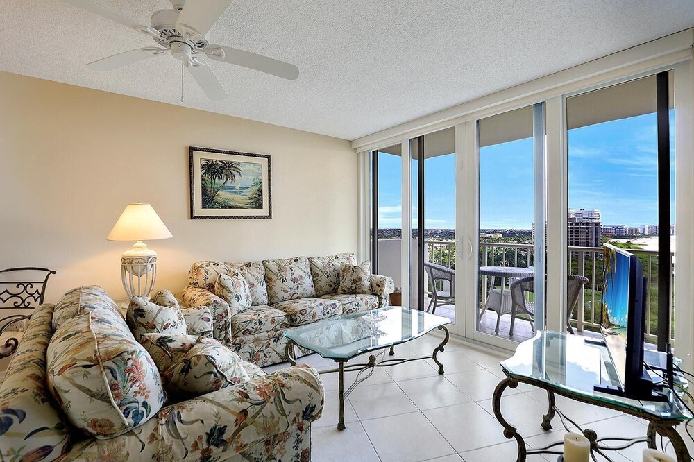 Sunny Beachfront Condo With Pool and Sw-facing Balcony