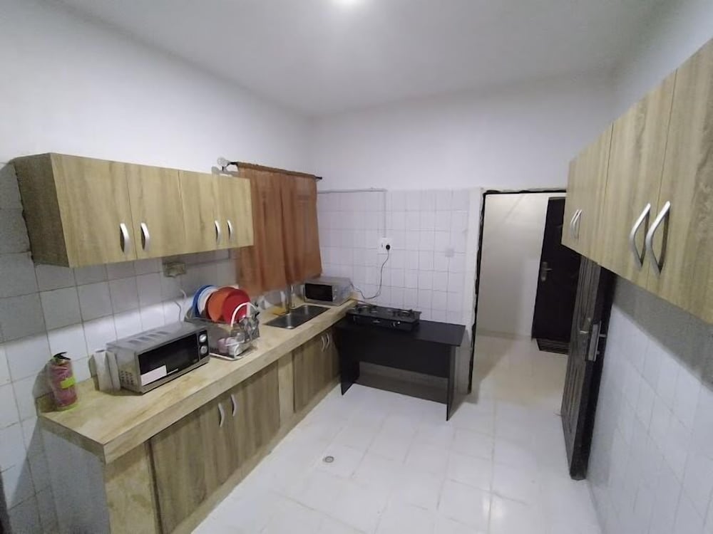 GHS APARTMENT LTD
