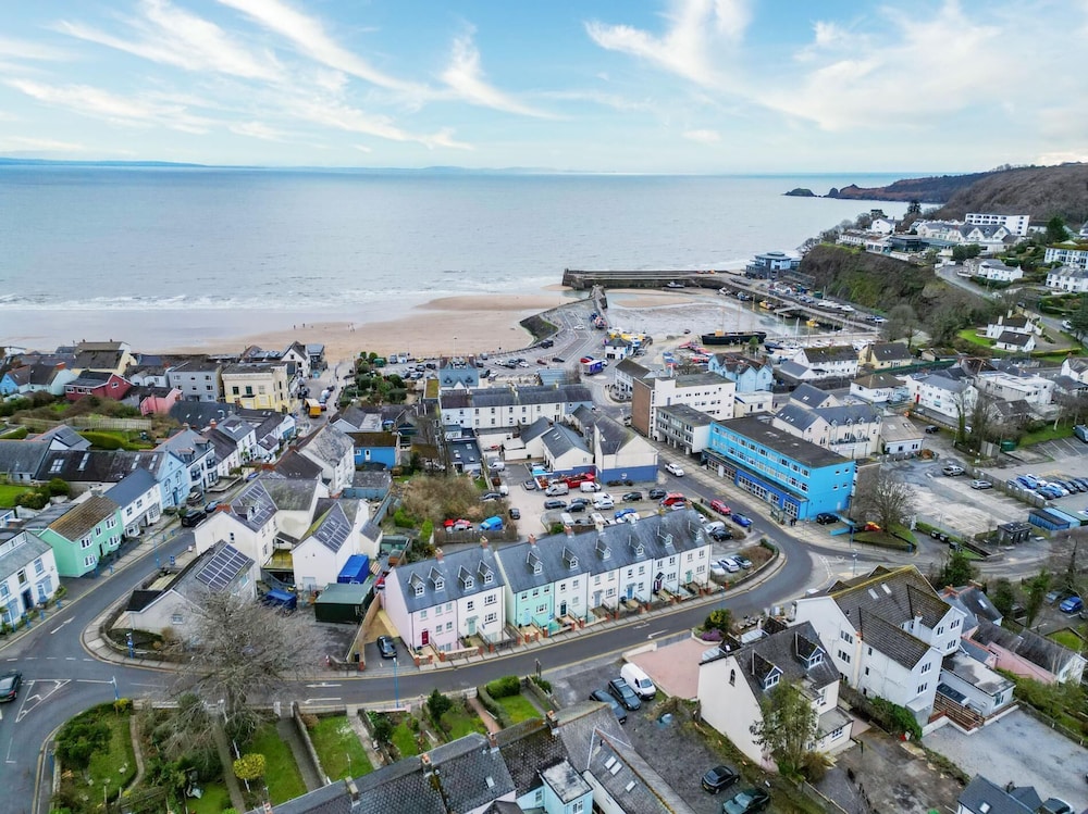 The Lanterns - 9 Bedroom - Sleeps 17 - Saundersfoot Village Centre