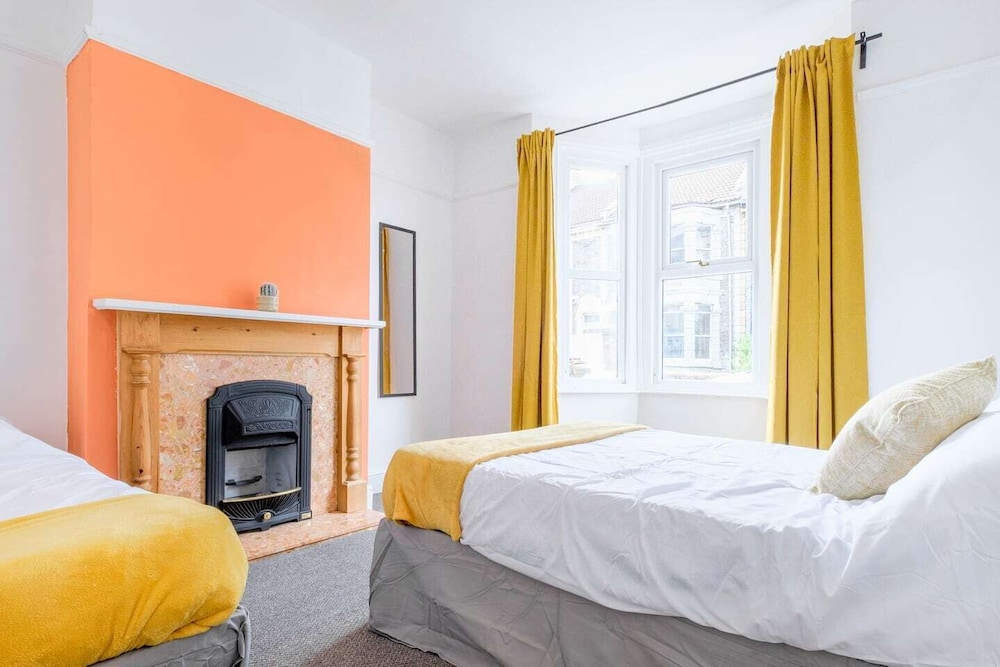 Karah Suites - Lansdown Road view 2