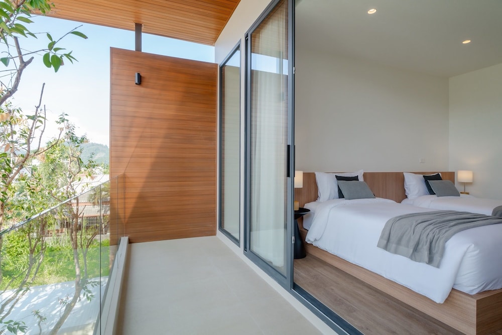 Modern Tropical Pool Villa - Saiyuan