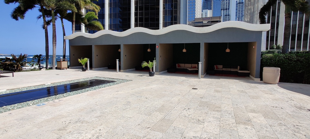 Luxury Apartments at 50 Biscayne