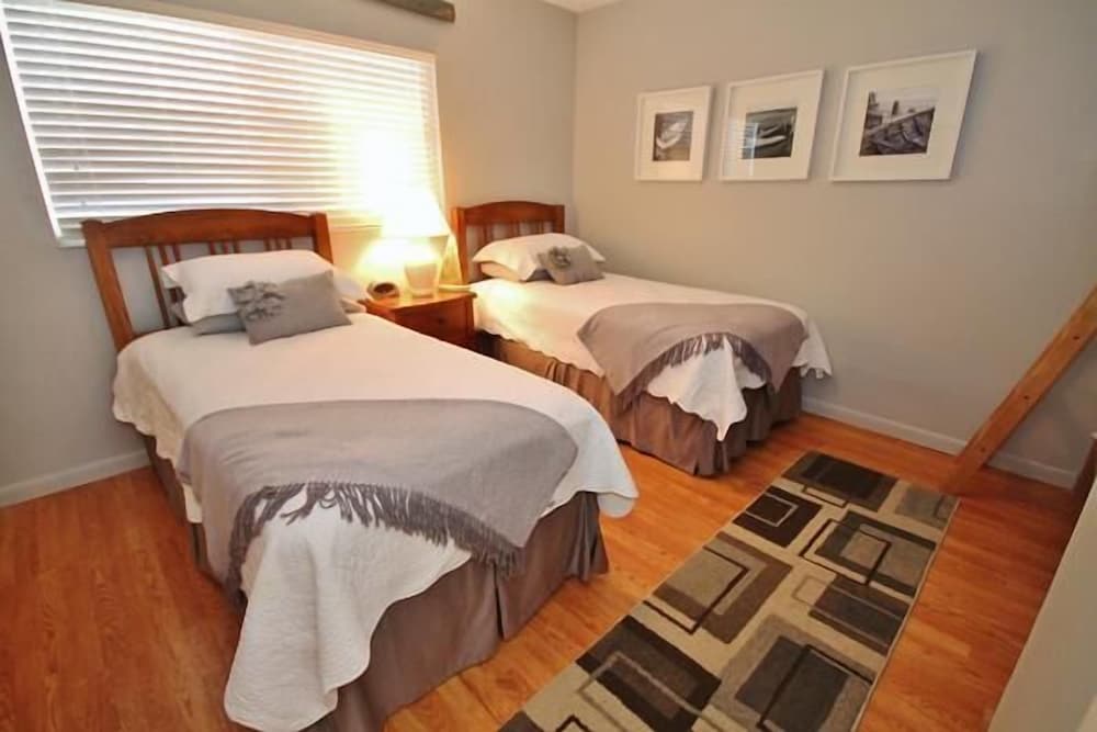 Sea Coast Gardens III 2 Bedroom Condo by Great Ocean Condos