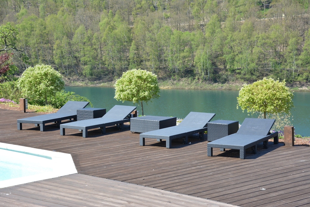 Villa in Stavelot With Lake View and Jacuzzi