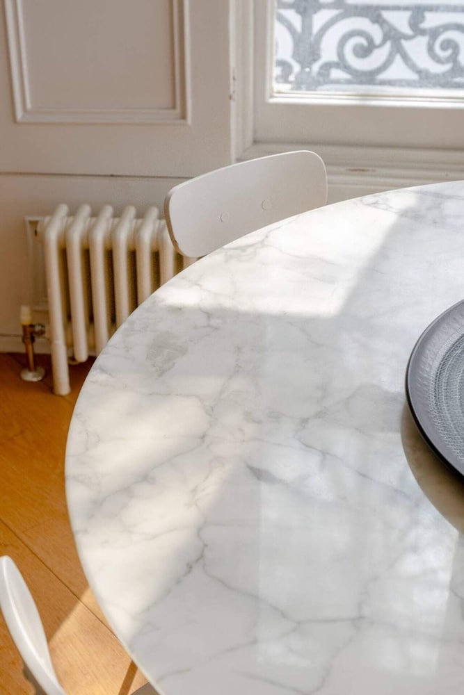 Stylish & Light Victorian 2BD Flat - Holland Park