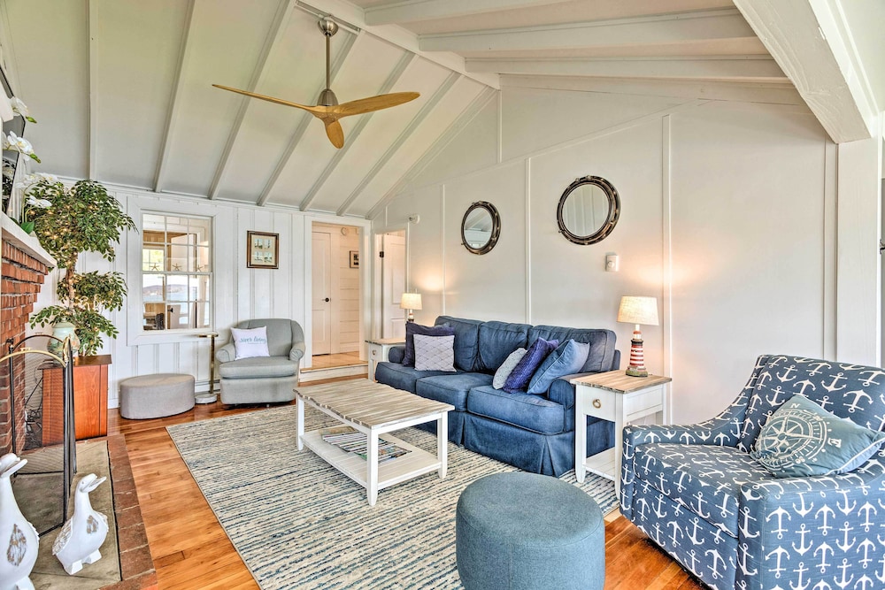 Waterfront Portsmouth Cottage: 8 Mi. From Newport!