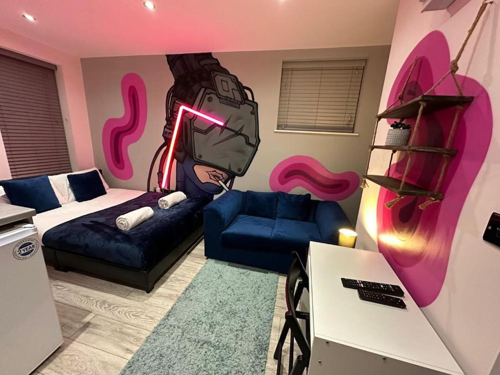 Inviting Studio Flat at Lewisham Way, Se14 London
