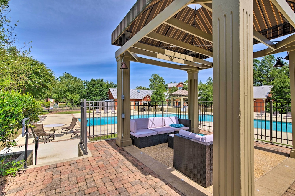 Oxford Vacations - Oxford Condo  1 Mi to Ole Miss  The Grove! - Property Image 4